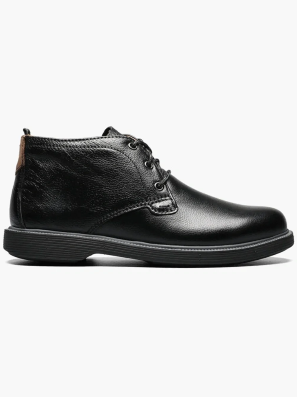 Boys Florsheim Supacush Chukka Jr in Black. 16632 007